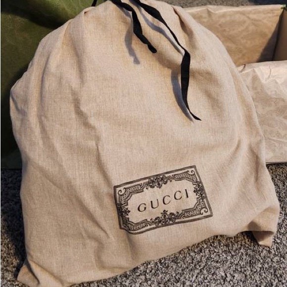 Gucci Tan Leather Shoulder Bag with Bamboo Handle - Picture 3 of 11